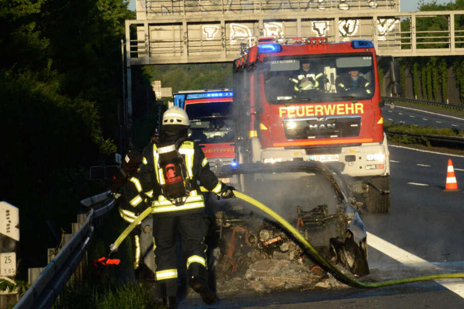 Ein britischer BMW ging in Flammen auf.
