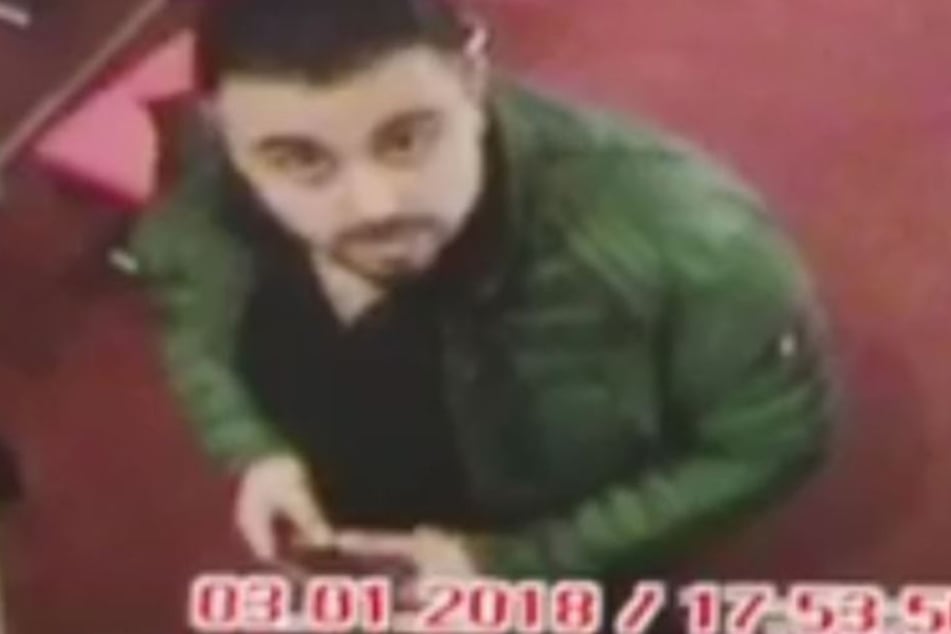Die Polizei sucht nach diesem mutmaßlichen Dieb.