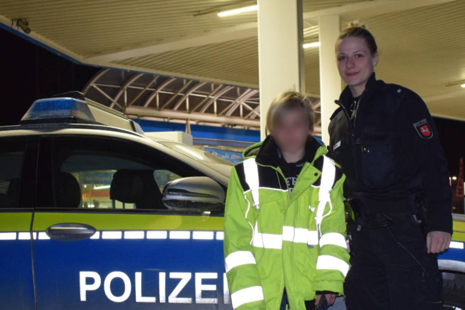 Der Bus verließ die Raststätte ohne das Kind.