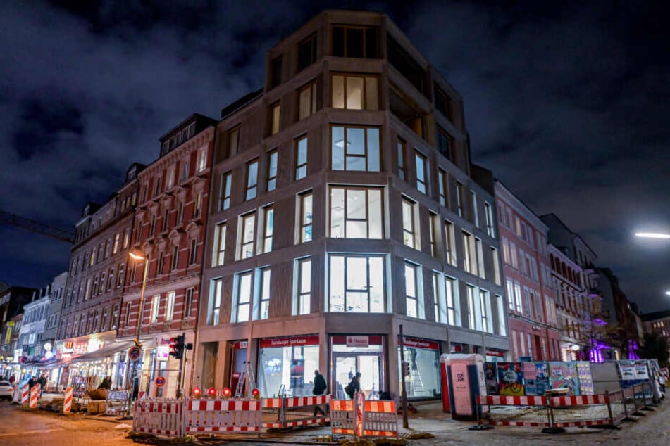 Die Haspa-Filiale am Schulterblatt im Schanzenviertel füllt eine G20-Wunde.