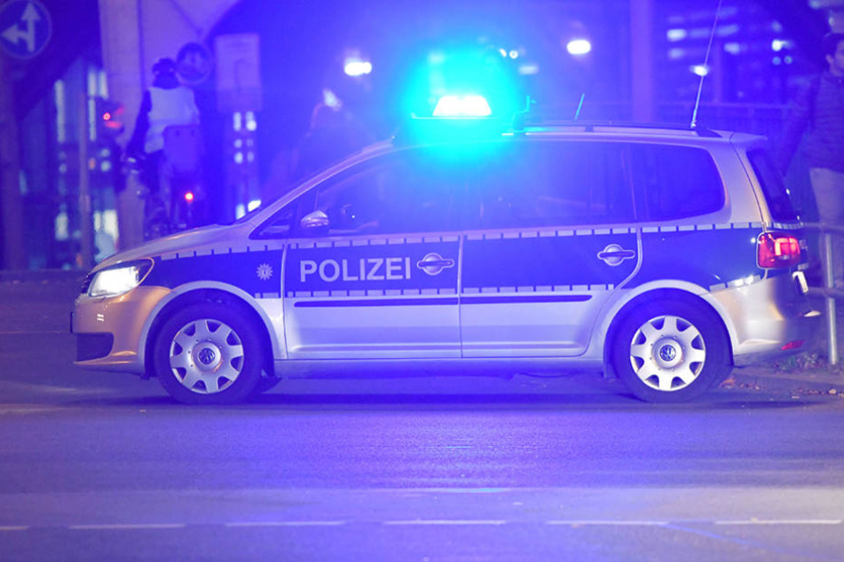 Die Polizei nahm bereits sieben Stunden zuvor einen 34-Jährigen Mann vor der Kneipe fest. (Symbolbild)