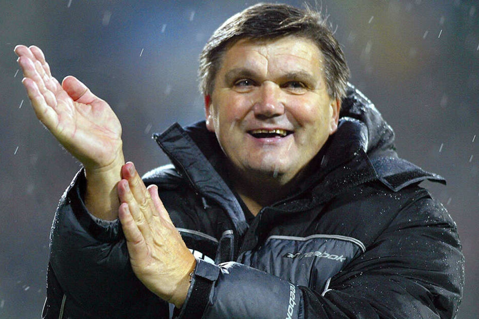 Hans Meyer 2002 als Trainer bei Borussia Mönchengladbach.