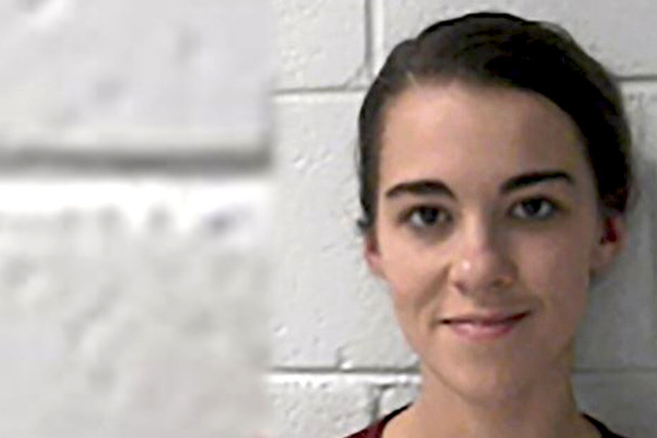 Brittany C. Smith (19) hat nun eine Anklage wegen Kindesmissbrauch am Hals.