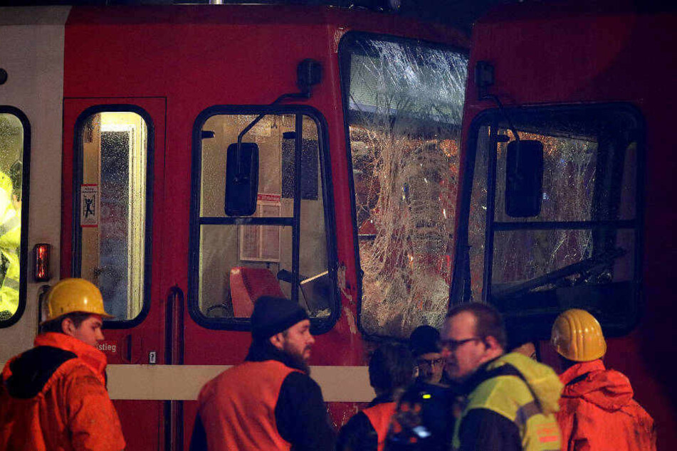 Der Unfall am Eifelwall, als am 15. März 2018 zwei Stadtbahnen miteinander kollidiert sind.