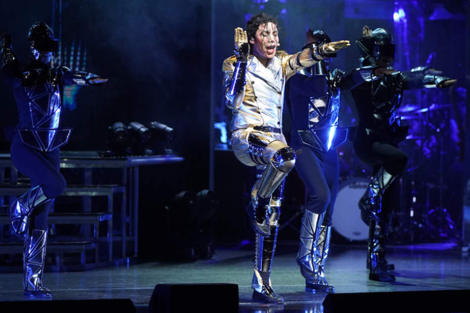 Dantanio Goodman als Michael Jackson auf der Bühne in seinem Element.