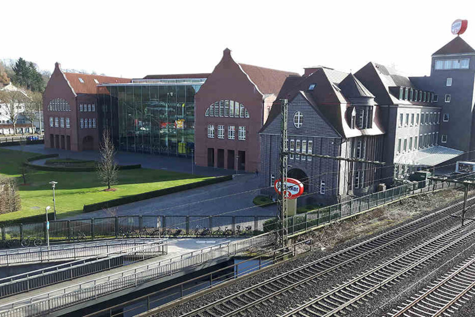 Kurz hinter der Dr. Oetker Welt ist die Fußgängerbrücke über dem OWD.
