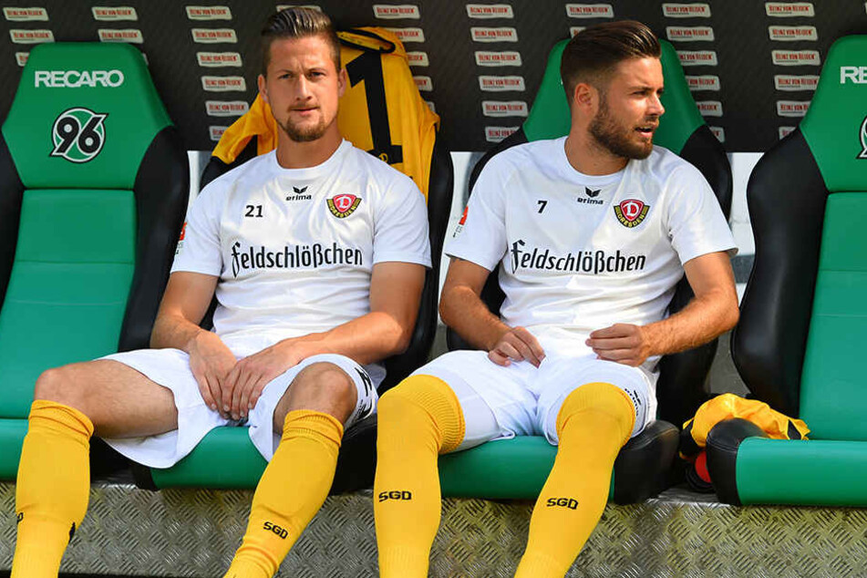 Bei Dynamo blieb Hendrik Starostzik (links), hier neben Niklas Kreuzer, nur der Platz auf der Bank.