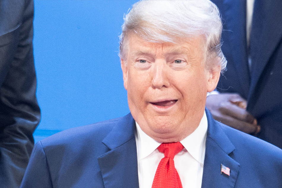 Mehrere Frauen behaupten, ein Verhältnis mit Trump gehabt zu haben, Schweigegeld soll geflossen sein.