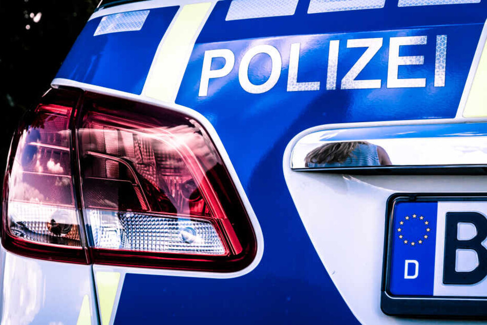 Die Polizei erwartete die 17-Jährige und ihre Klasse am Bahnhof in Friedberg (Symbolbild).