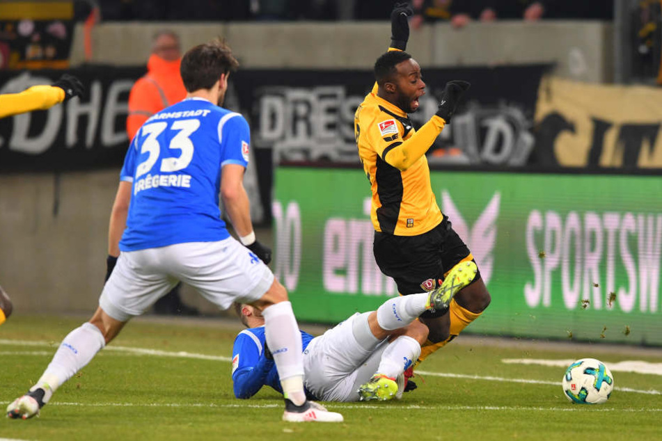 Elfmeter? Nach dem Foul von Steinhöfer an Berko im Strafraum blieb die Pfeife stumm.