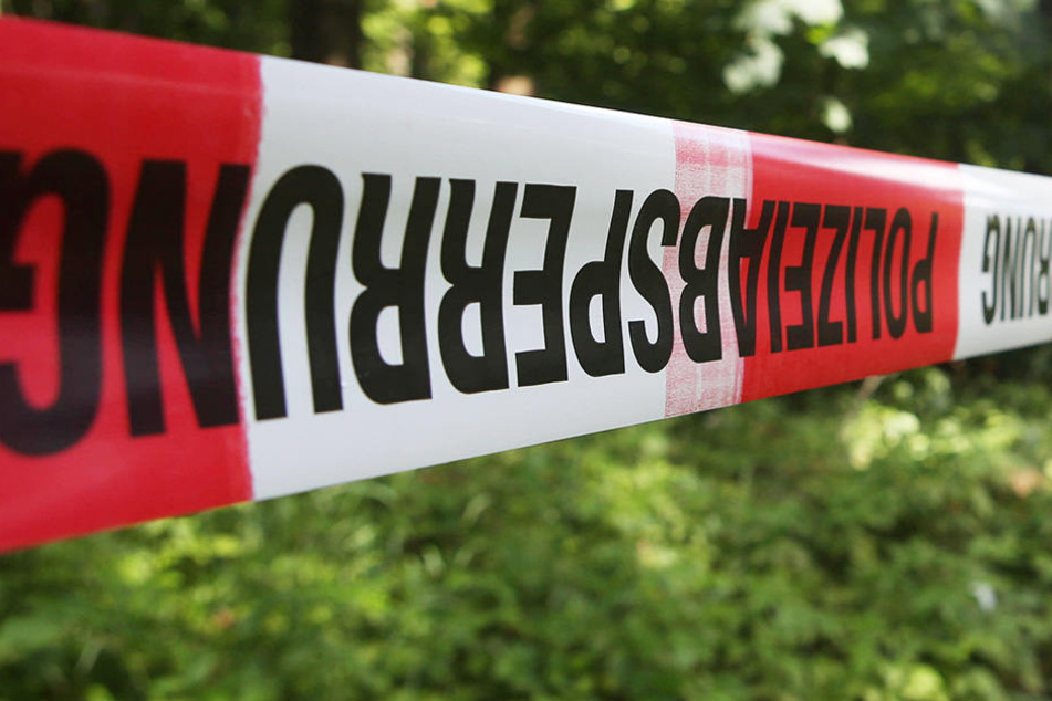 Die Ermittler haben nun herausgefunden, dass die Leiche einer jungen Frau zuzuordnen ist. Wie sie zu Tode kam, ist allerdings noch unklar.