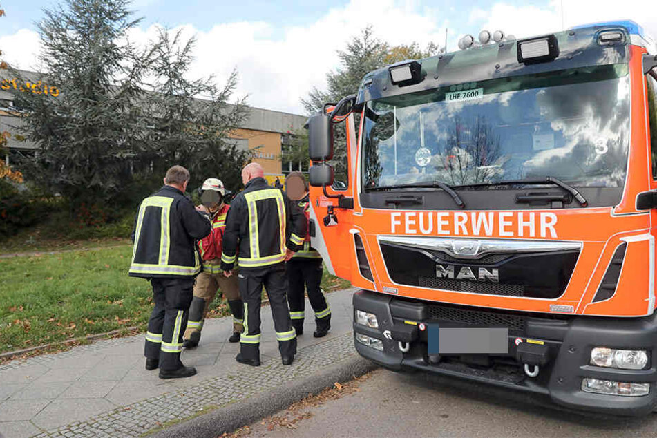 Weil vermutlich Chlorgas aus einer defekten Leitung ausgetreten war, mussten rund 20 Grundschüler ins Krankenhaus. (Symbolbild)