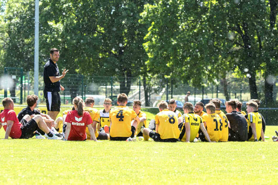 Seit 2016 ist Cristian Fiel Trainer der Dynamo-"U 17", mit der er zuletzt den Klassenerhalt in der 2. Bundesliga schaffte.
