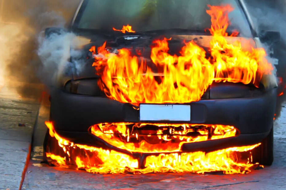 Die Leiche wurde neben dem Wagen gefunden. (Symbolbild)