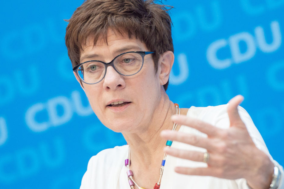 Als Spitzenpolitikerin genießt Annegret Kramp-Karrenbauer (56) viele Privilegien.