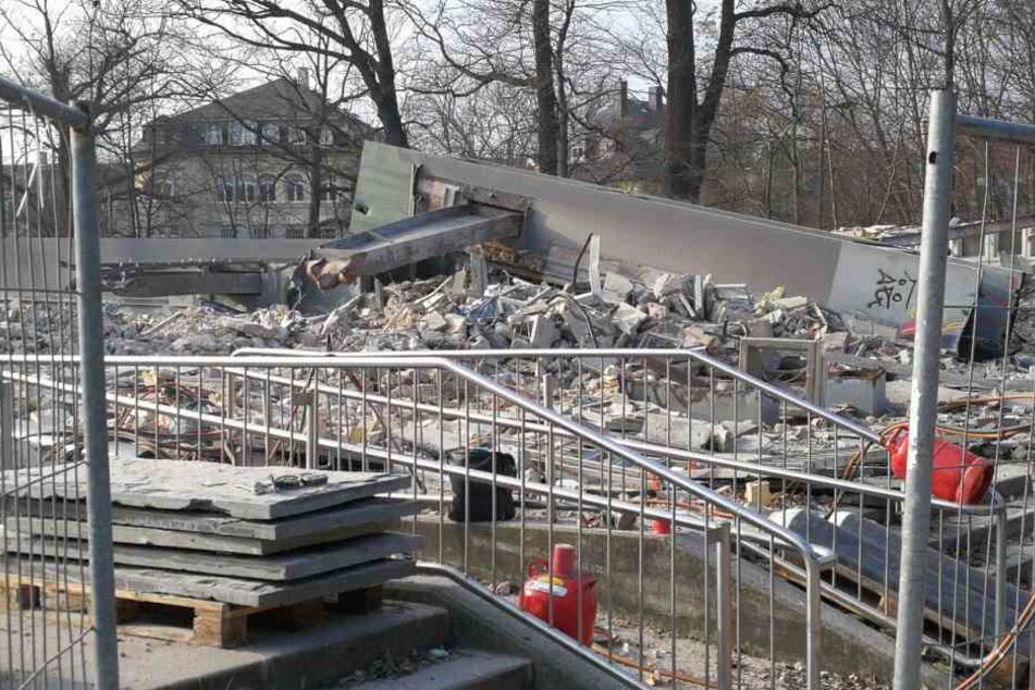 Auf dem 5000 Quadratmeter großen Areal liegt tonnenweise Bauschutt. Die einsteige Probsteikirche ist Geschichte.