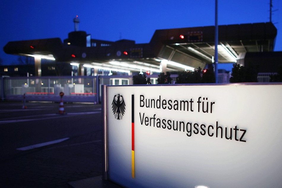 In der Zentrale des deutschen Inlandsgeheimdienstes wurde ein "Maulwurf" enttarnt.