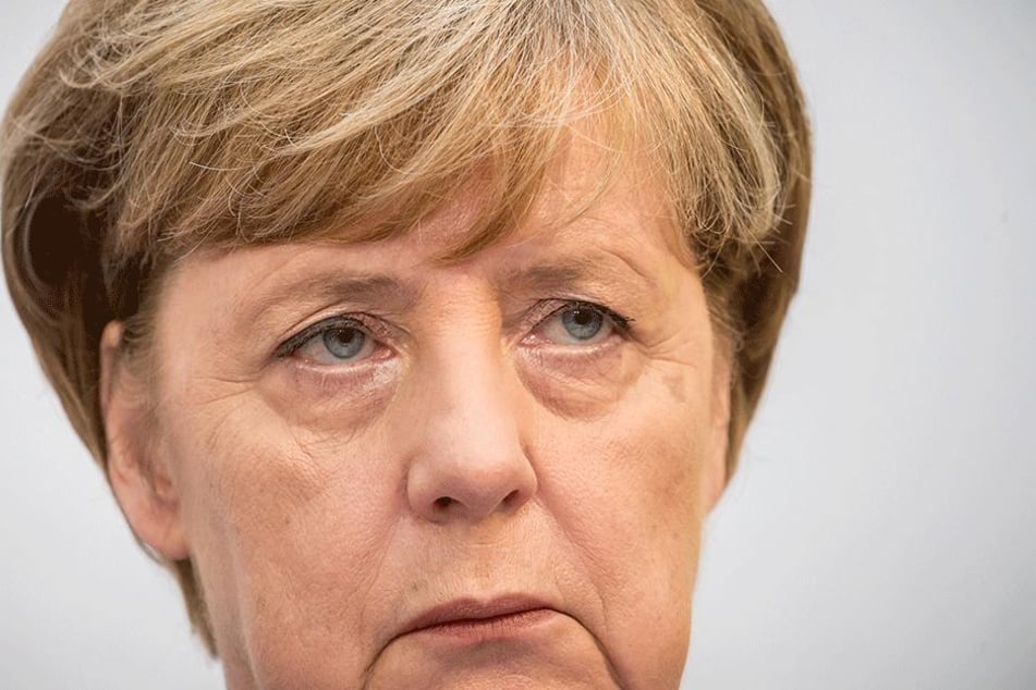 Die CDU-Parteivorsitzende und Bundeskanzlerin Angela Merkel äußert sich am Montag bei einer Pressekonferenz in der CDU-Parteizentrale in Berlin zur Landtagswahl in Niedersachsen.