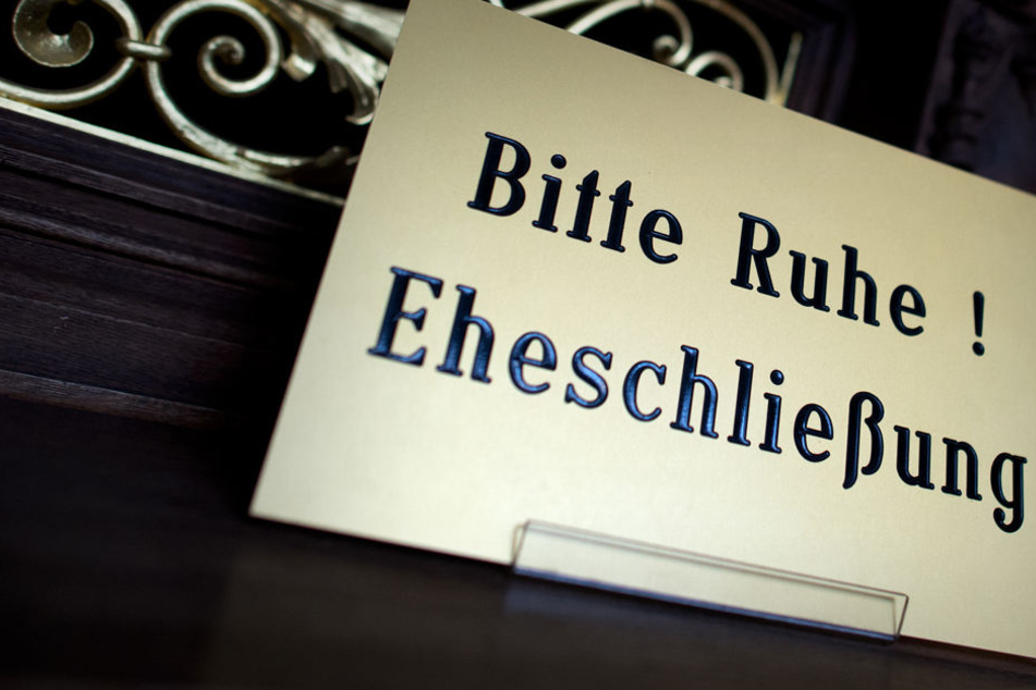 Wer heiraten möchte, braucht viel Geduld.