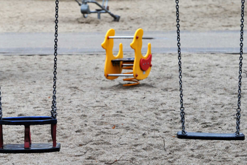 Menschenleer ist ein Kinderspielplatz (Symbolbild).
