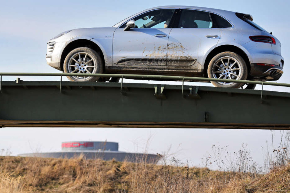 Ein Macan auf dem Offroad-Testgelände des Leipziger Porsche-Werks. Auch der neue Macan wird in Leipzig gebaut.