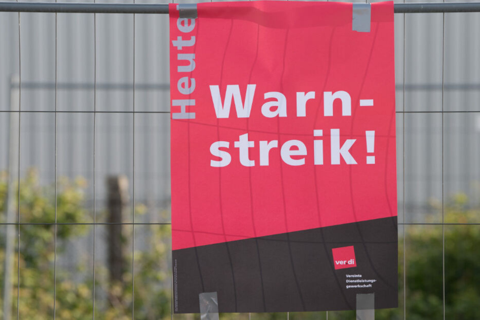 Bankangestellte in Leipzig legen am Freitag die Arbeit nieder.
