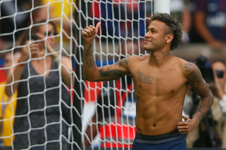 Neymar (26) bleibt beim französischen Meister Paris Saint-Germain.