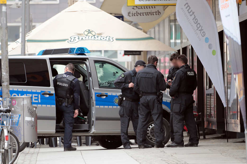 Die Polizei ist mit zahlreichen Kräften im Einsatz.