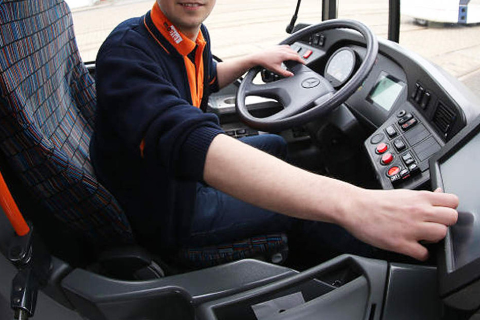 Ein Bus-Fahrer fand das Handy einer Elfjährigen.