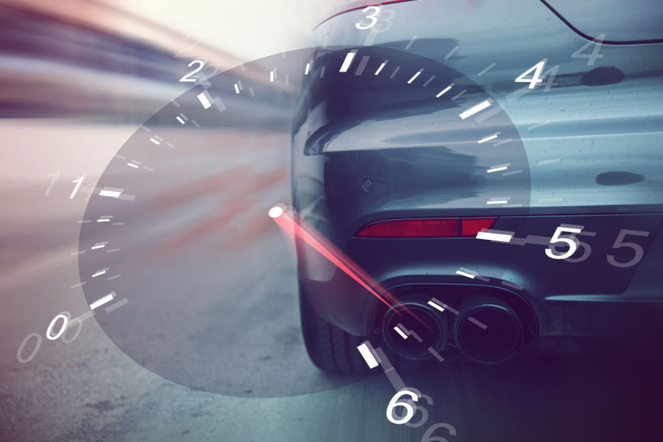 Viel zu schnell war ein Opel auf der A100 in Berlin unterwegs. (Symbolbild).