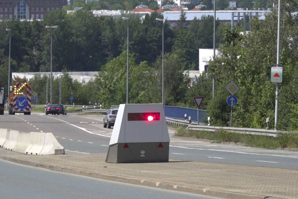 Goldgrube Superblitzer: Die Stadtverwaltung testet den "Eispanzer" weitere drei Monate.