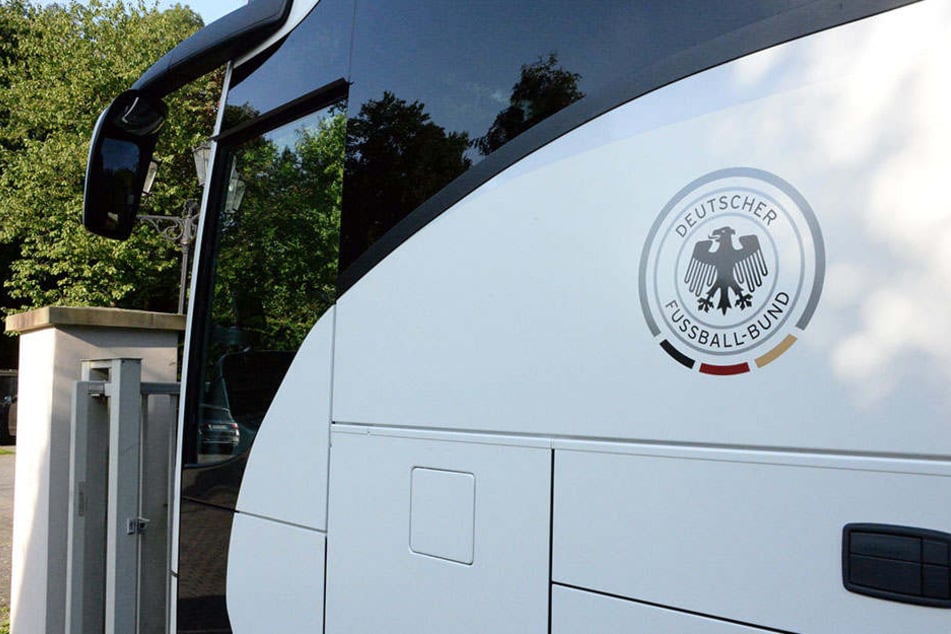 Am Montag traf der Mannschaftsbus mit Spielern und Team ein.