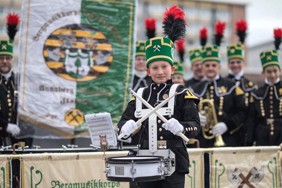 Kleiner Trommler ganz groß: Veit Nestler (12) aus Annaberg-B./Frohnau ist stolz auf seinen bergmusikalischen Verein.