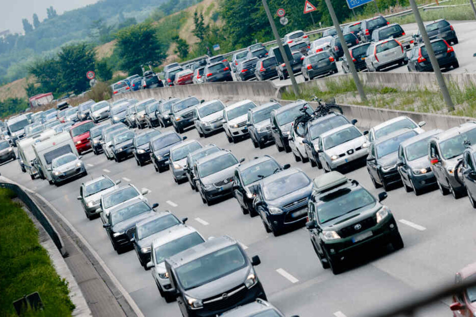 Auf den Autobahnen rund um Hamburg droht an den Ostertagen Staugefahr.