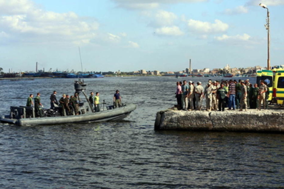 Weil die Flüchtlingsboote überfüllt und brüchig sind, sterben immer wieder Flüchtlinge bei ihrem Versuch, das Mittelmeer zu überqueren.