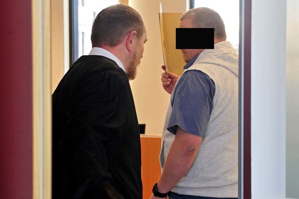 Enrico H. (43) hat eine Rentnerin missbraucht.