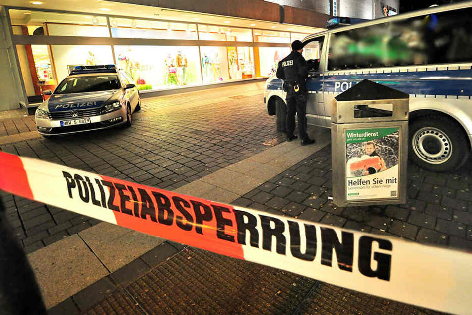 Vor der Sparkassen-Filiale in der Stresemannstraße kam es zu der Messerstecherei.