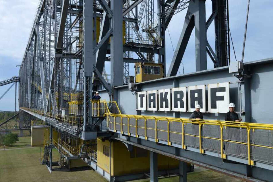Die Abraumförderbrücke ist nicht nur der größte Bagger der Welt, sondern auch das schwerste Landfahrzeug.