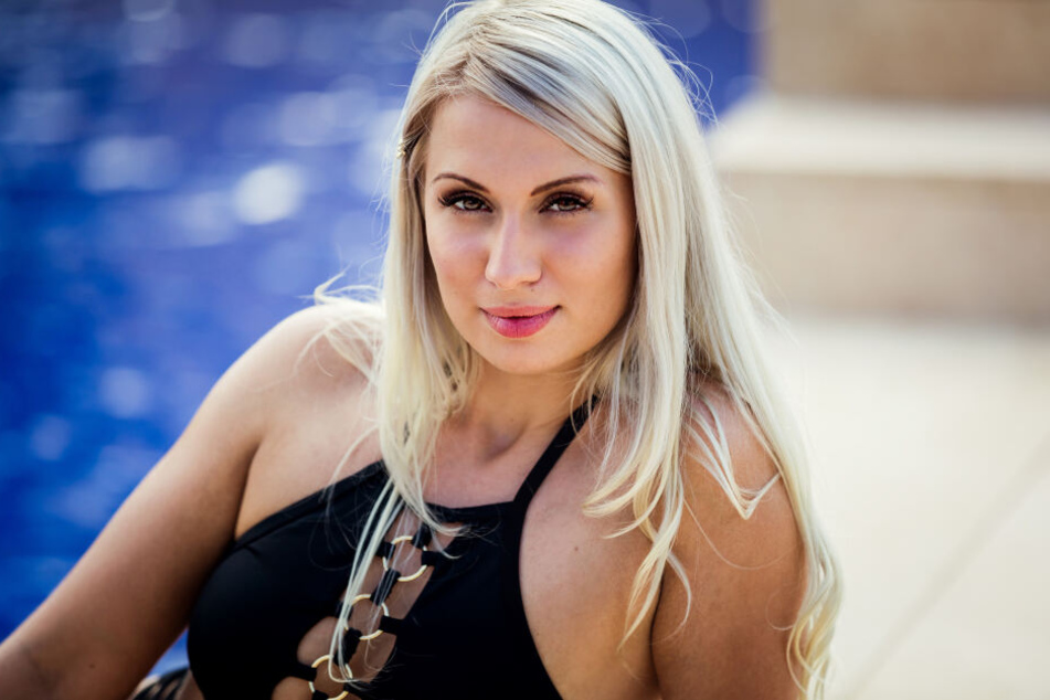 Wo ist Lisa? Die hübsche Blondine war in Folge 4 von "Love Island" kaum zu sehen.