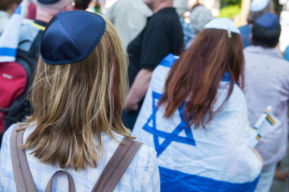 Bereits im Mai hatte es deutschlandweit Kippa-Tage als Zeichen gegen Antisemitismus und für mehr gegenseitigen Respekt gegeben.