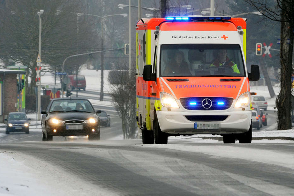 Der Mann wurde bei dem Unfall leicht verletzt. (Symbolbild)