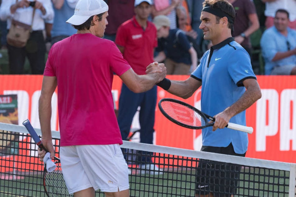 In Stuttgart musste sich Roger Federer (rechts) noch seinem Konkurrenten Tommy Haas geschlagen geben.