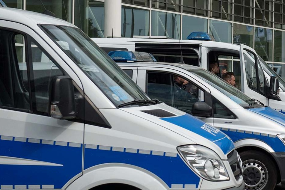Mit einem Großaufgebot von 25 Polizisten konnte die Situation unter Kontrolle gebracht werden (Symbolbild).