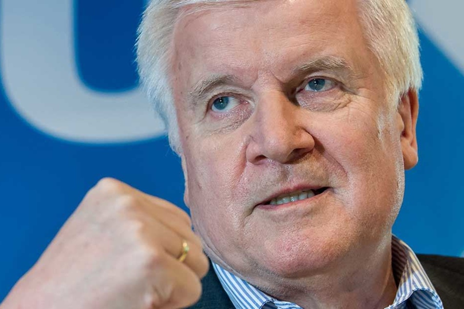 Horst Seehofer gibt in der Flüchtlingsfrage den harten Mann.