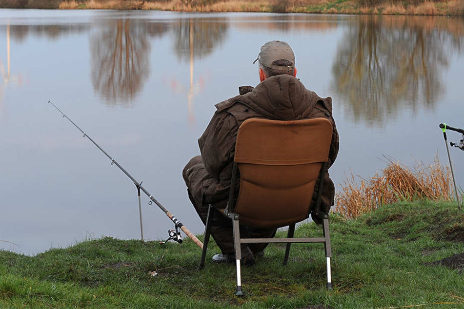 Am späten Sonntagabend überfielen Unbekannte zwei Angler an den Schönauer Lachen. Jetzt hat das OAZ die Ermittlungen übernommen (Symbolbild).