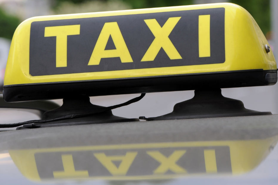 Seine Tageseinnahmen wollte sich der Taxifahrer nicht klauen lassen. (Symbolbild)