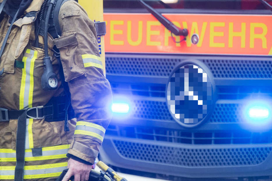 Kräfte der Berufsfeuerwehr und der Freiwilligen Feuerwehr waren im Einsatz (Symbolbild).