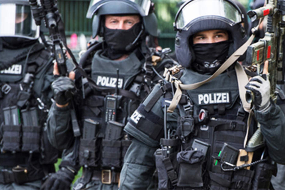 Am Montag wurde ein weiterer Tatverdächtiger festgenommen. (Symbolbild)