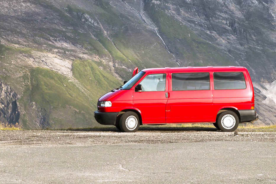 Die beiden zogen sich in den VW-Bus zurück, später starben sie im Innenraum an einer Kohlenmonoxid-Vergiftung (Symbolbild).