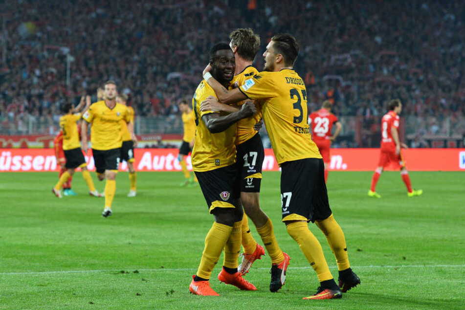 Andreas Lambertz (Mitte) markierte in der 69. Minute den 2:2-Ausgleich für Dynamo bei Union Berlin.